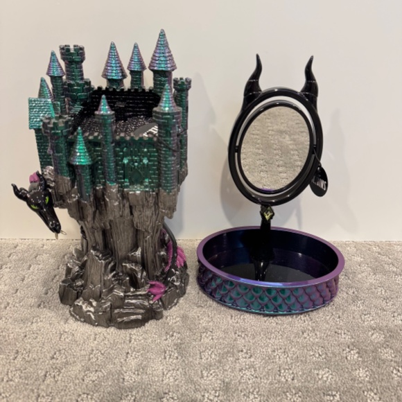 Bath & Body Works Maleficent Dragon Castle Pedestal + Body Care Tray Bundle NWT - Picture 1 of 9